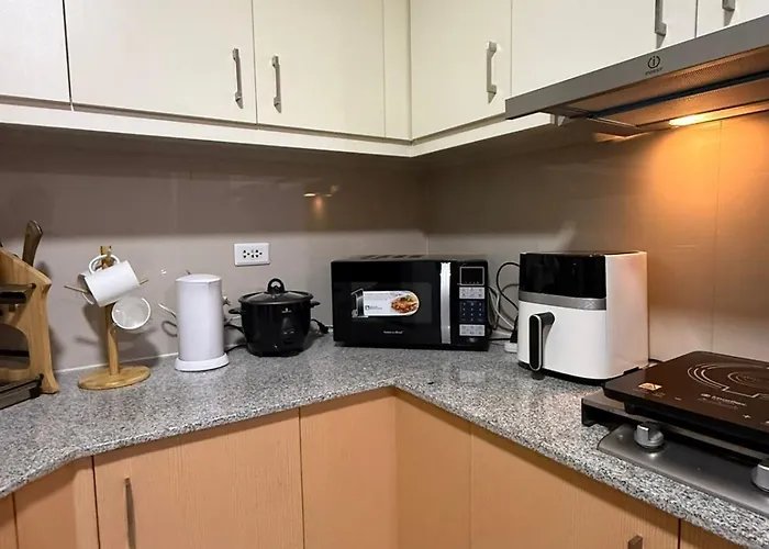 In Bgc By Michvist - Uptown Parksuites Tower 2 * Manila