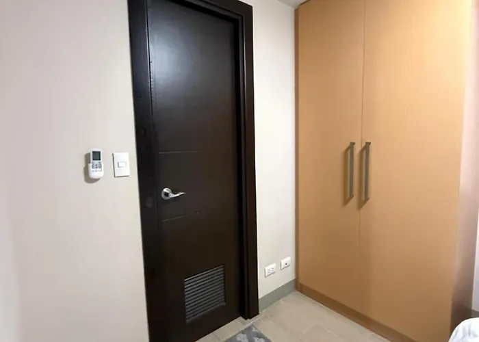 Aparthotel In Bgc By Michvist - Uptown Parksuites Tower 2 *