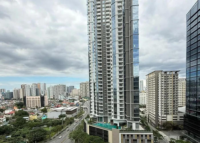 Aparthotel In Bgc By Michvist - Uptown Parksuites Tower 2