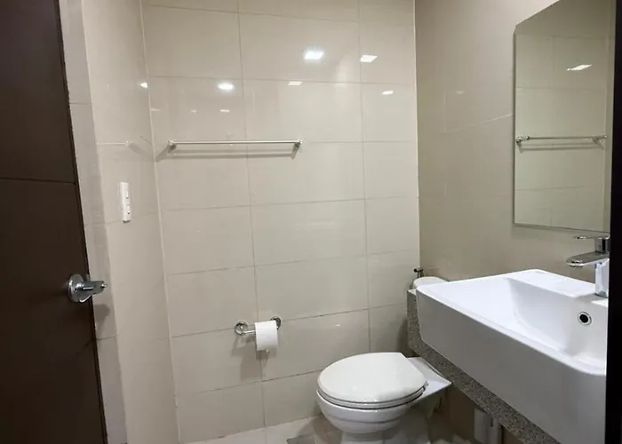 In Bgc By Michvist - Uptown Parksuites Tower 2 * Manila