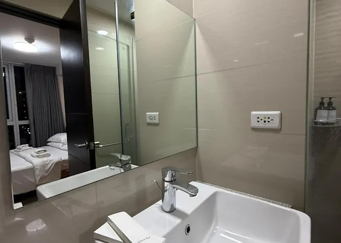 Aparthotel In Bgc By Michvist - Uptown Parksuites Tower 2 Manila